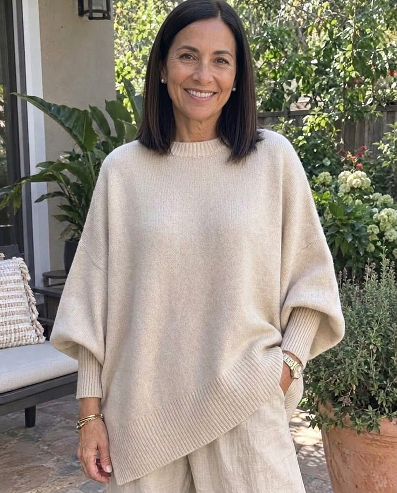 Rosalie | Oversize-Poncho-Pullover – Kundinnenfoto 1