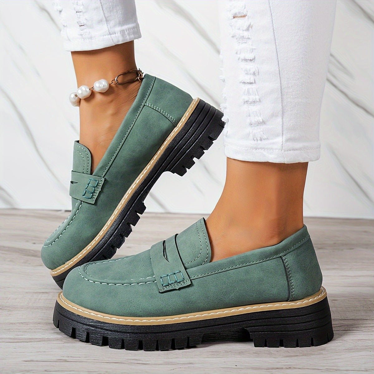 Bootara Women's Plus Size Casual Retro Suede Loafers with Chunky Heel Platform - Lene & Roth