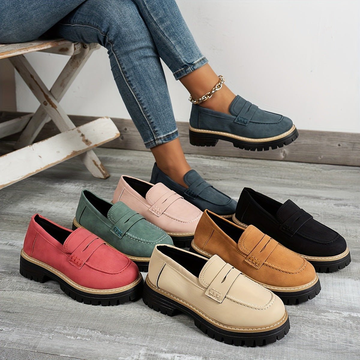 Bootara Women's Plus Size Casual Retro Suede Loafers with Chunky Heel Platform - Lene & Roth