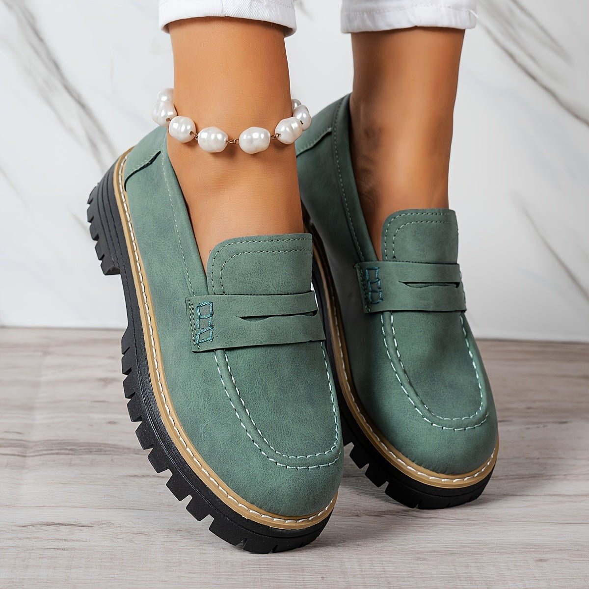 Bootara Women's Plus Size Casual Retro Suede Loafers with Chunky Heel Platform - Lene & Roth