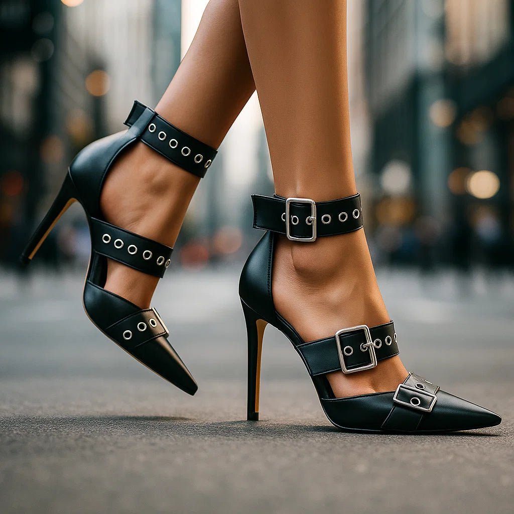 Konstanze | Spitze Stiletto-Pumps mit Schnallenriemen - Lene & Roth